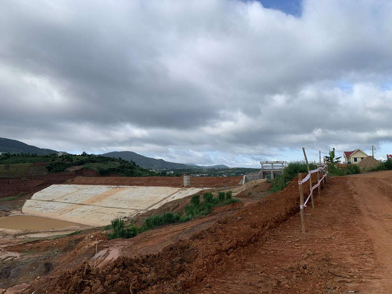Dự án hồ chứa nước Đông Thanh (Lâm Đồng): Nhanh chóng khắc phục sự cố, sớm hoàn thiện để tránh lãng phí