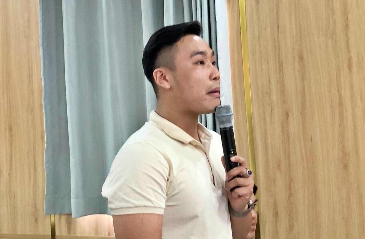 Đại diện người dân đặt câu hỏi cho các phòng chức năng Công an TP HCM.