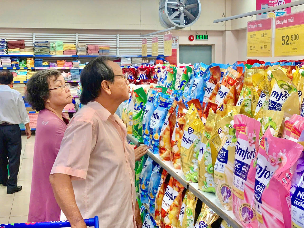 Từ ngày 28/8 – 18/9 2025 khách hàng chỉ cần mua tối thiểu 1 sản phẩm thuộc Unilever là đã đóng góp thành công cho hoạt động CSR Cùng em vững bước