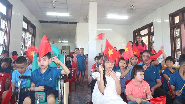 Ấm áp lễ khai giảng tại ngôi trường 'đặc biệt' ở Quảng Trị