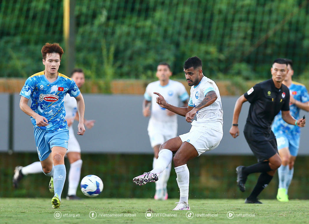 Đội tuyển Việt Nam thua đậm trong trận đấu tập nội bộ