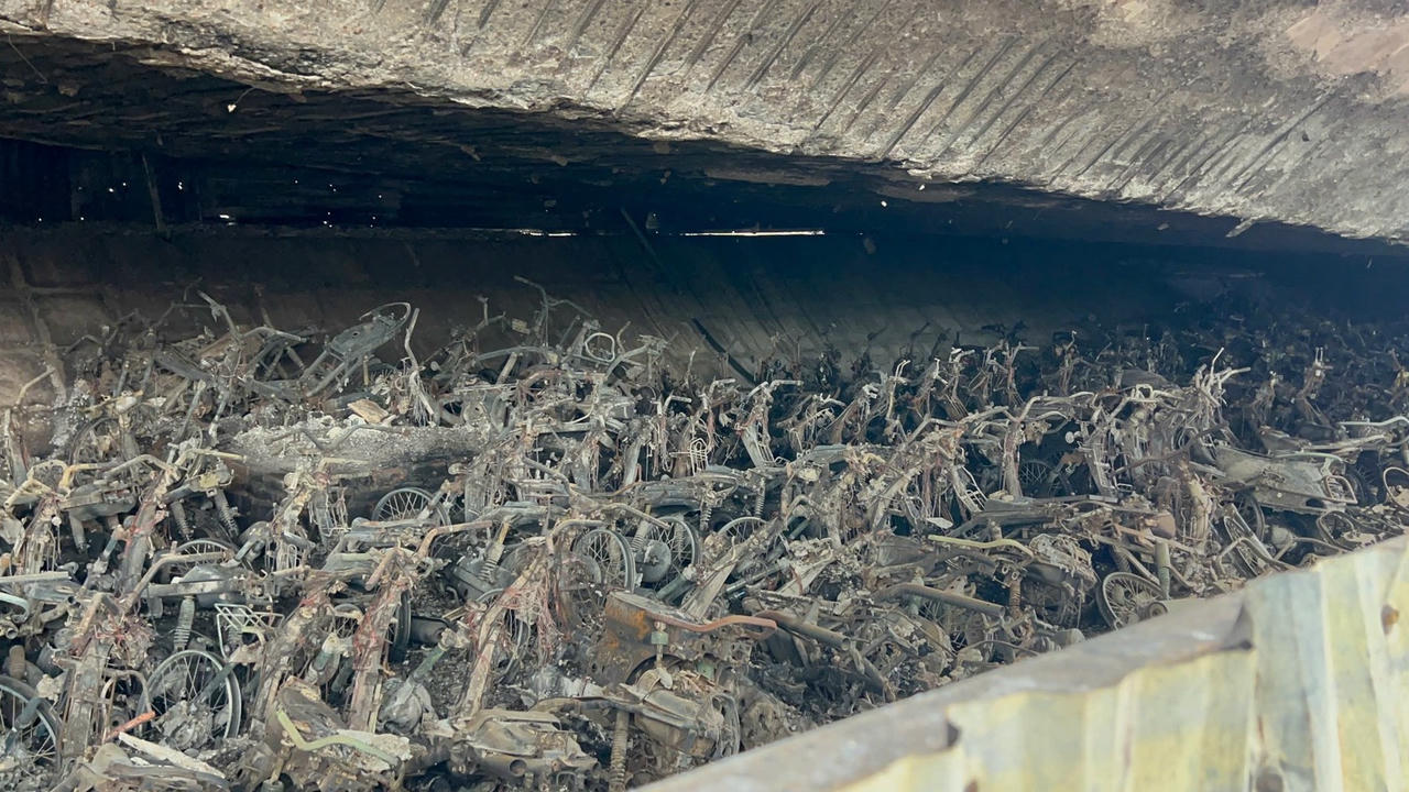 Khẩn trương làm rõ nguyên nhân, xử lý trách nhiệm vụ cháy bãi trông giữ xe dưới gầm cầu Vĩnh Tuy