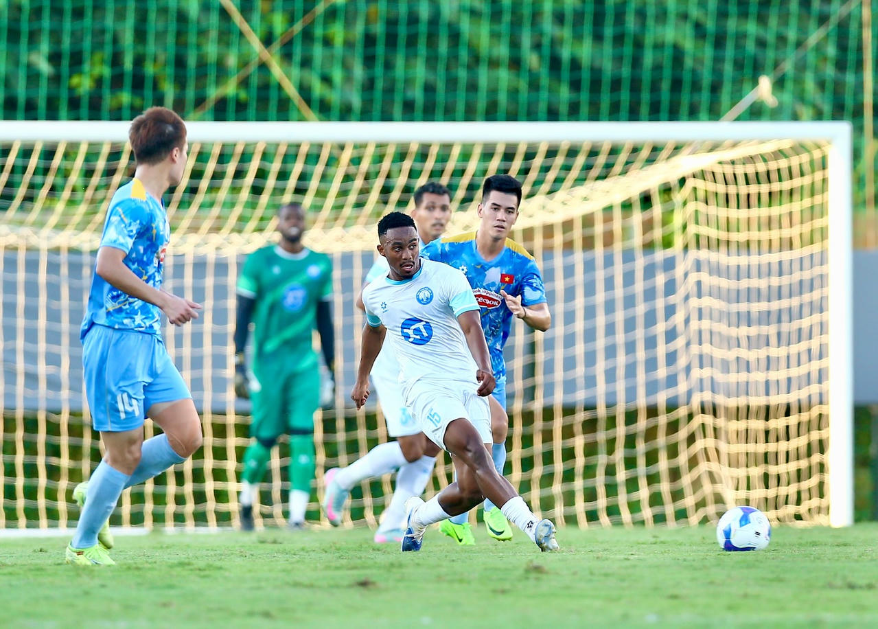 Đội tuyển Việt Nam thua đậm trong trận đấu tập nội bộ