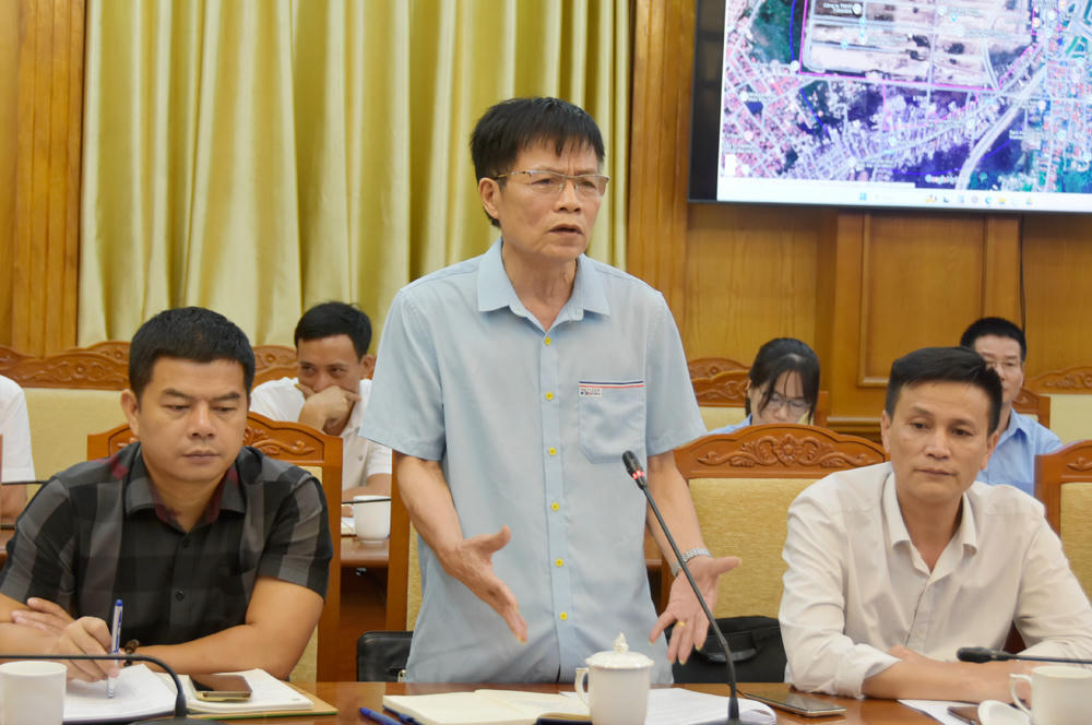 Đại diện chủ đầu tư CCN làng nghề Mẫn Xá (xã Văn Môn) nêu kiến nghị với UBND tỉnh.