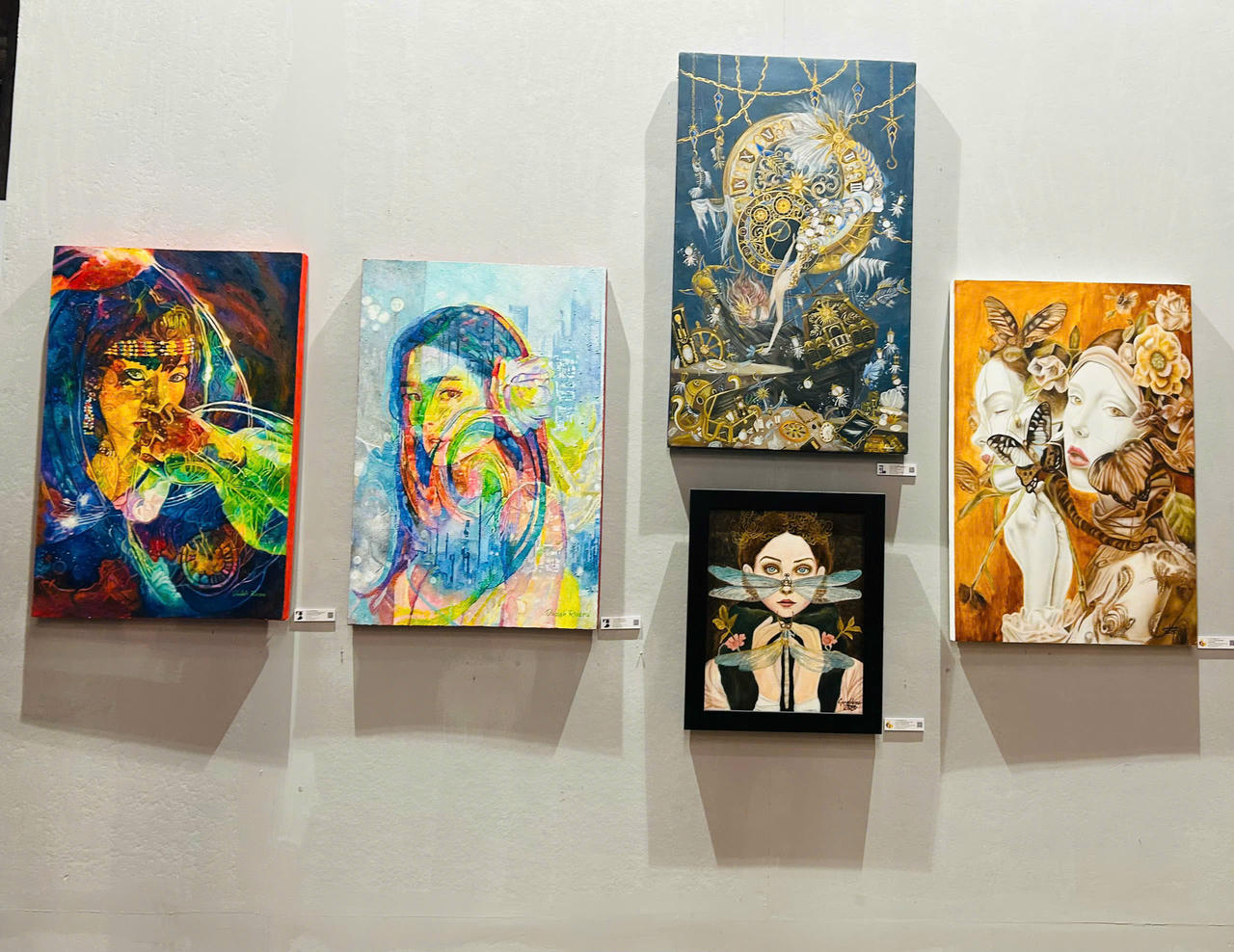 Triển lãm mang tới sự phong phú trong ngôn ngữ tạo hình, tư tưởng thẩm mỹ và chiều sâu văn hóa của ba quốc gia (Ảnh: Thùy Dương)