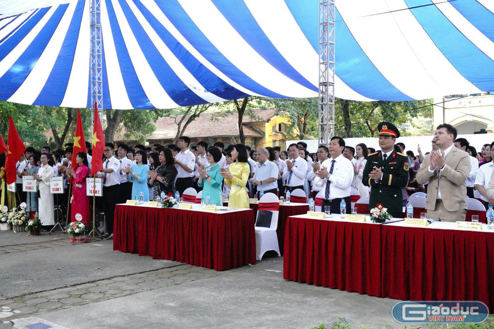 SGK Cánh Diều đồng hành cùng hành trình trở thành thủ khoa