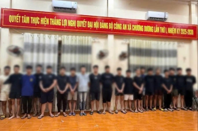 Khởi tố 15 thiếu niên mang hung khí đi truy sát đối thủ