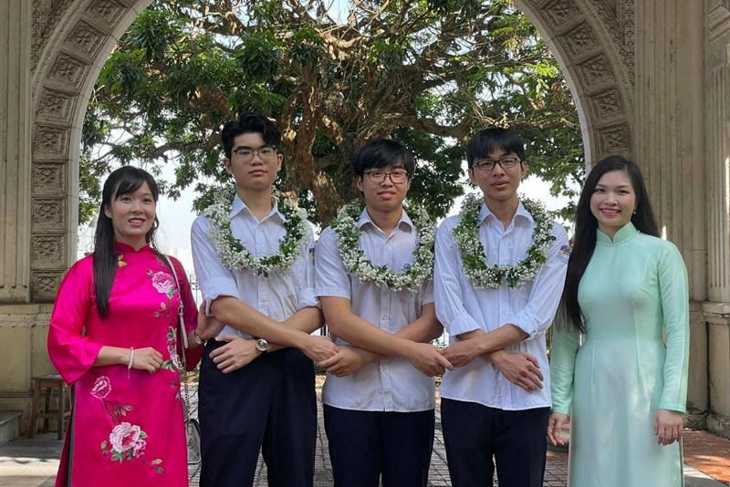 Các thủ khoa hé lộ cách thức học tập, ôn luyện với bộ sách giáo khoa Cánh Diều. Ảnh: Thanh Bình