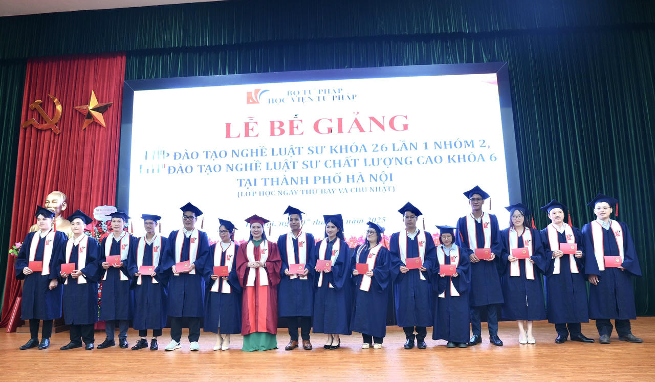 Học viện Tư pháp: Bế giảng các Lớp đào tạo nghề luật sư 