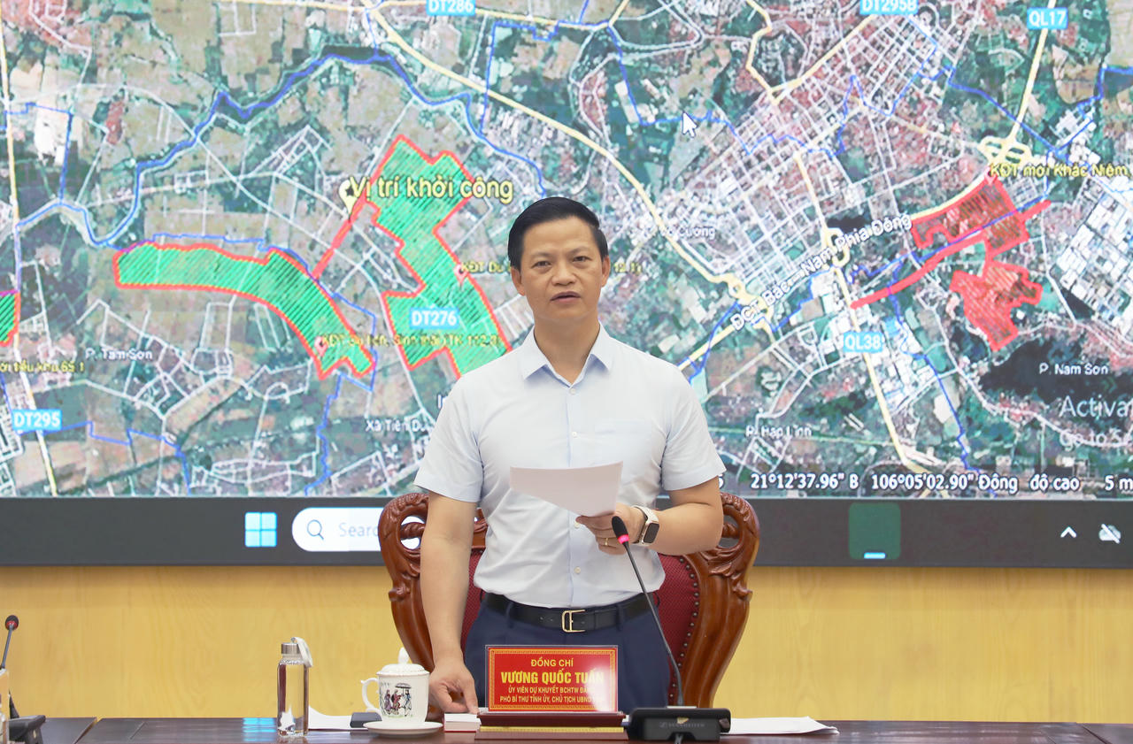  Chủ tịch UBND tỉnh Bắc Ninh Vương Quốc Tuấn phát biểu chỉ đạo tại buổi làm việc.