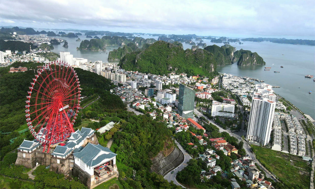 Tốc độ đô thị hóa thuộc nhóm cao nhất cả nước, đưa Quảng Ninh nằm trong tốp 5 tỉnh, thành có tỷ lệ đô thị hóa lớn nhất.