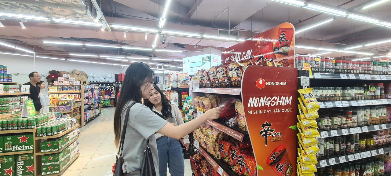 Siêu thị WinMart: Vừa thưởng thức âm nhạc vừa mua sắm giảm giá 'sập sàn'

