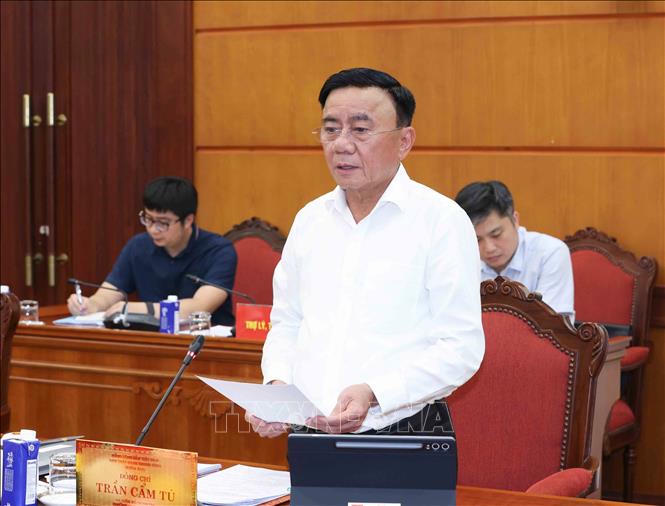 Đồng chí Trần Cẩm Tú, Uỷ viên Bộ Chính trị, Thường trực Ban Bí thư chủ trì buổi làm việc. Ảnh: Phương Hoa/TTXVN