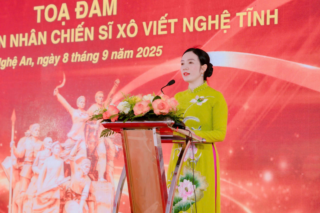 Bà Trần Thị Mỹ Hạnh - Tỉnh uỷ viên, Giám đốc Sở VHTT&DL Nghệ An phát biểu tại buổi lễ. 