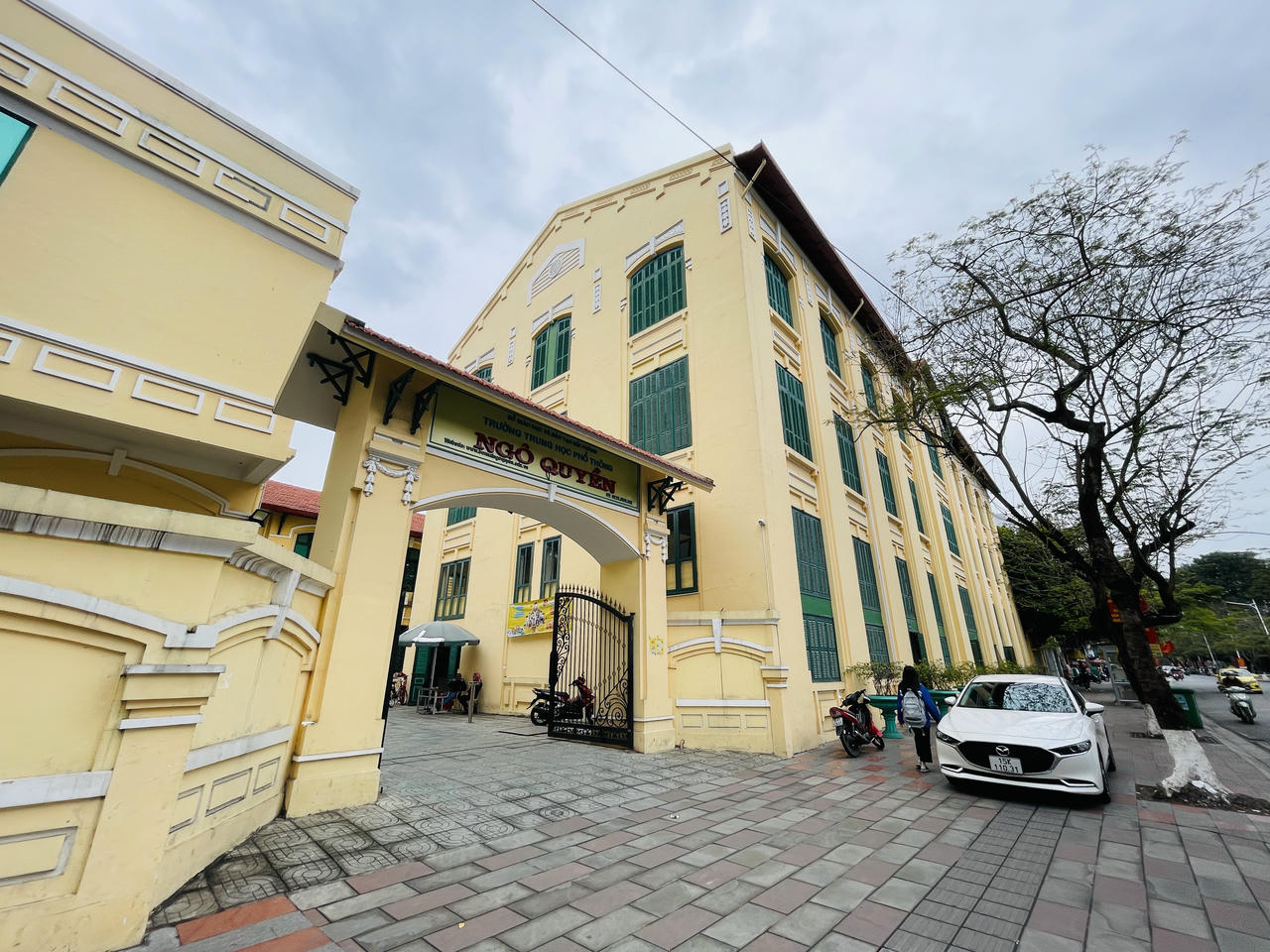 Trường THPT Ngô Quyền (trước đây mang tên Trường Bonnal, Bình Chuẩn) được thành lập ngày 15/10/1920.