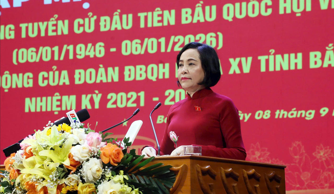 Ủy viên Trung ương Đảng, Phó Chủ tịch Quốc hội Nguyễn Thị Thanh phát biểu tại buổi gặp mặt.