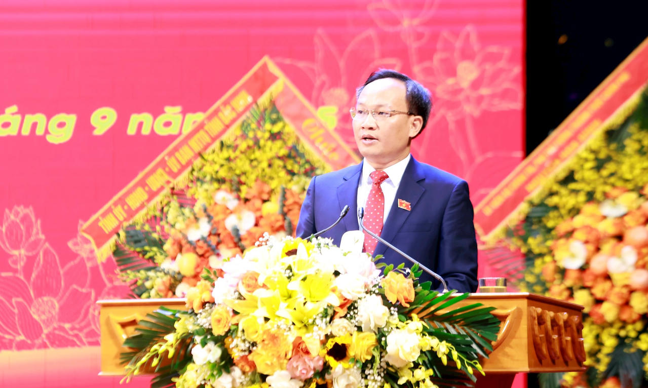 Trưởng Đoàn ĐBQH Khoá XV tỉnh Bắc Ninh Phạm Văn Thịnh phát biểu tại buổi gặp mặt.