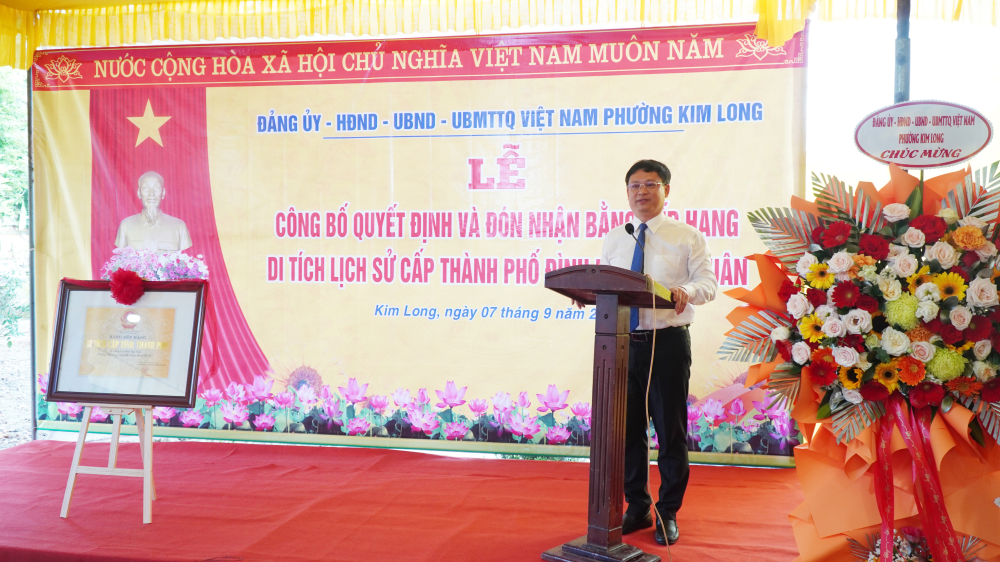 Phó Chủ tịch Thường trực UBND TP Huế Nguyễn Thanh Bình phát biểu tại buổi lễ.