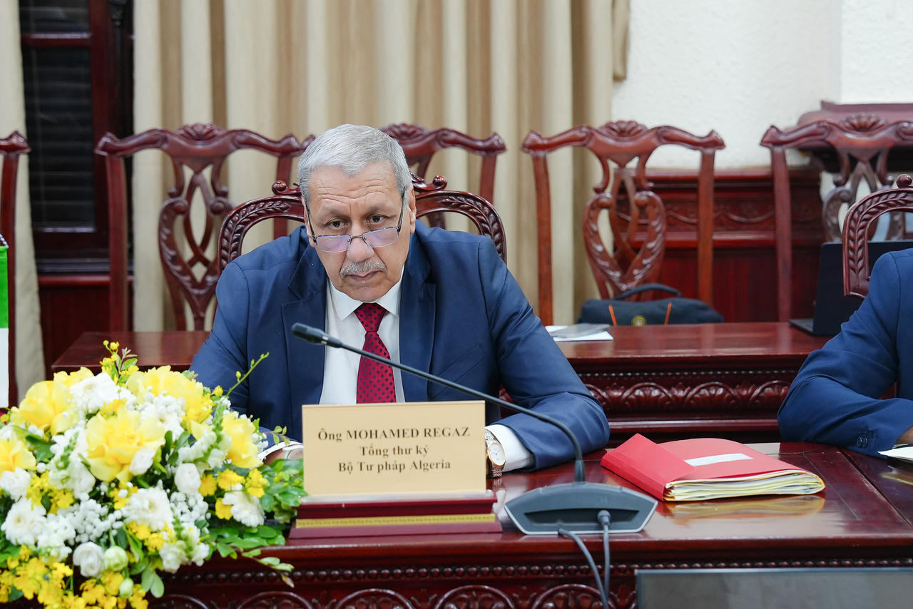 Tổng Thư ký Mohamed Regaz chúc mừng những kết quả mà Bộ Tư pháp Việt Nam đạt được trong thời gian qua. 