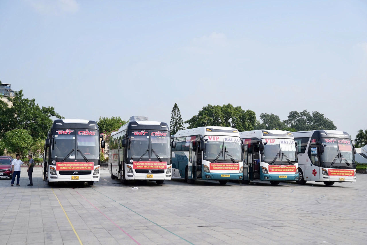 Ban Tổ chức khuyến khích người dân thực hiện đăng ký trước qua ứng dụng để đảm bảo cho việc đón tiếp chu đáo,