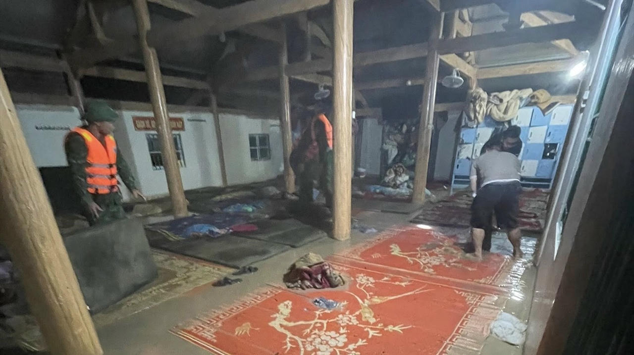Tuyên Quang: Lũ tràn về, hơn 300 học sinh phải sơ tán trong đêm
