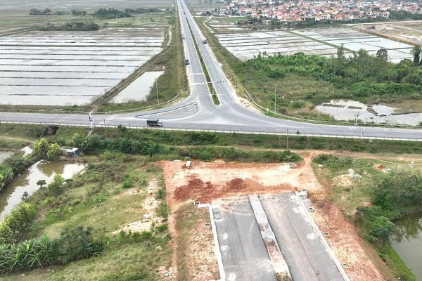 Nút giao hơn 20 tỷ đồng ‘giải cứu’ tuyến đường trăm tỷ ở Quảng Trị