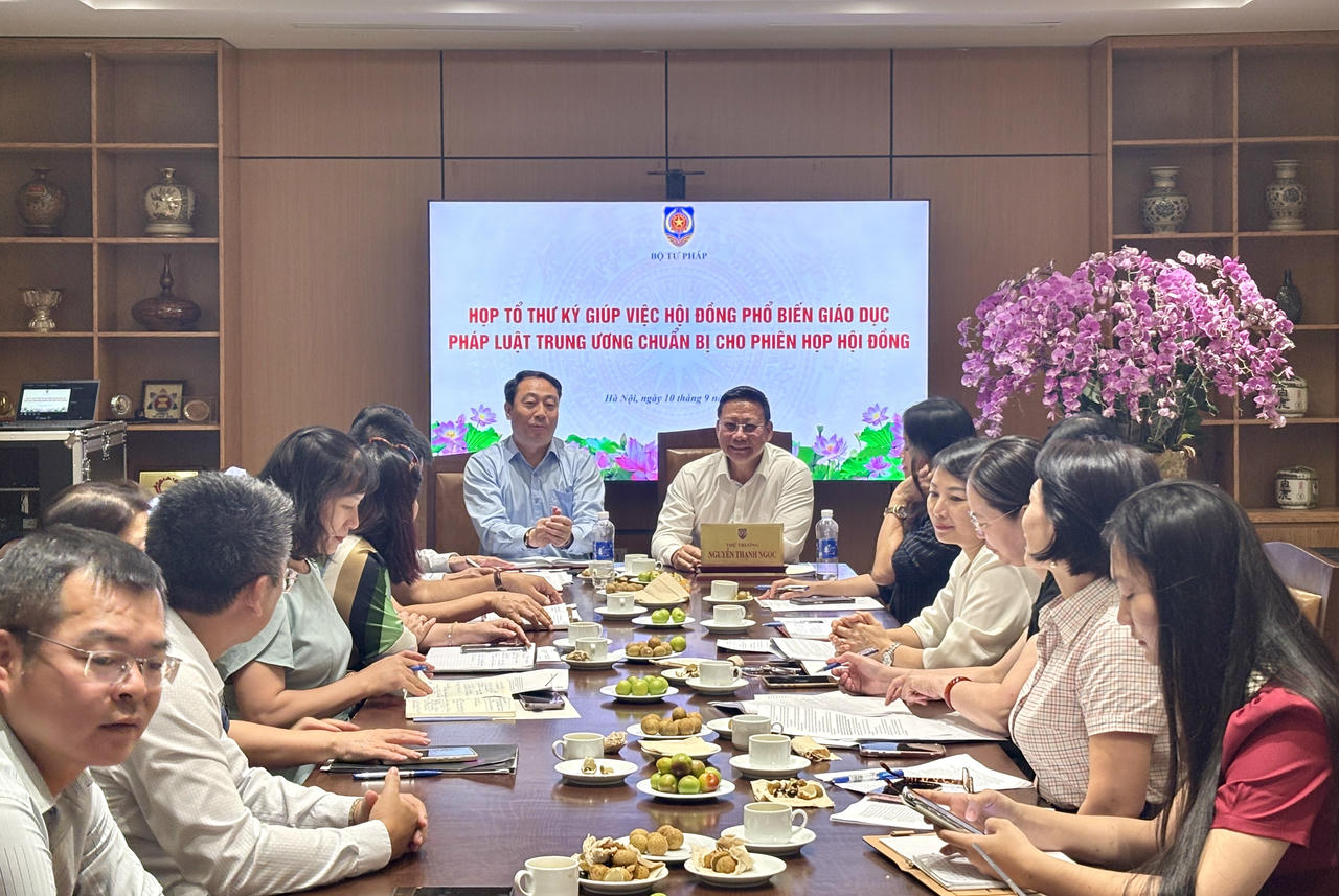 Thứ trưởng Nguyễn Thanh Ngọc họp Tổ Thư ký giúp việc Hội đồng Phổ biến, giáo dục pháp luật Trung ương. 