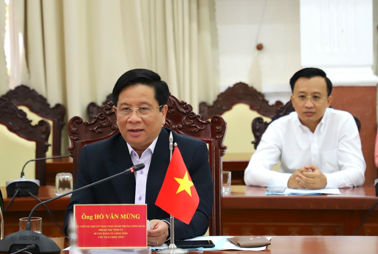 Ông Hồ Văn Mừng - Chủ tịch UBND tỉnh phát biểu tại buổi làm việc.