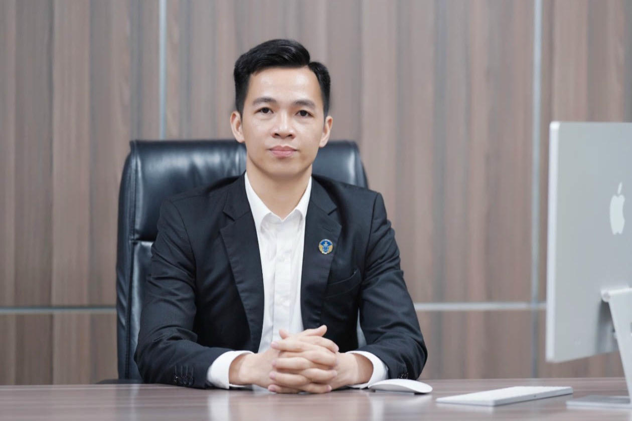 Giám đốc có được tự ký hợp đồng lao động với chính mình không?