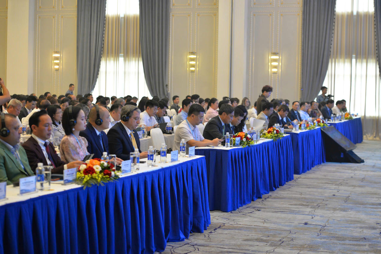 Quang cảnh hội nghị.