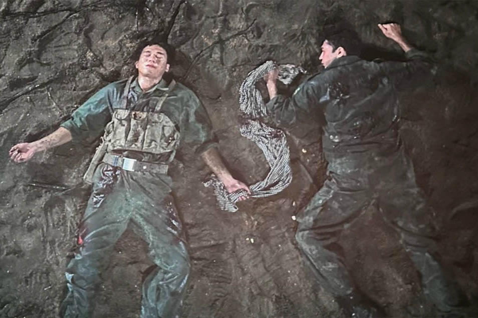 Khi phim chiến tranh “bùng nổ” doanh thu và cảm xúc