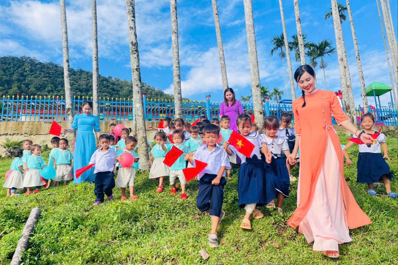 Miễn học phí cho học sinh phổ thông từ năm học 2025 - 2026: Hiện thực hóa khát vọng xây dựng một xã hội học tập vì Việt Nam hùng cường