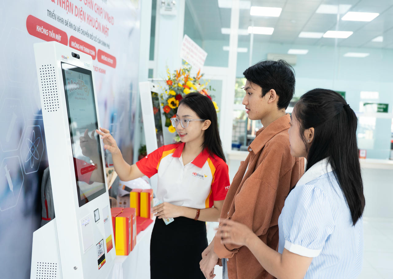 HDBank vận hành hệ thống Kiosk y tế thông minh tại Viện Pasteur TP HCM