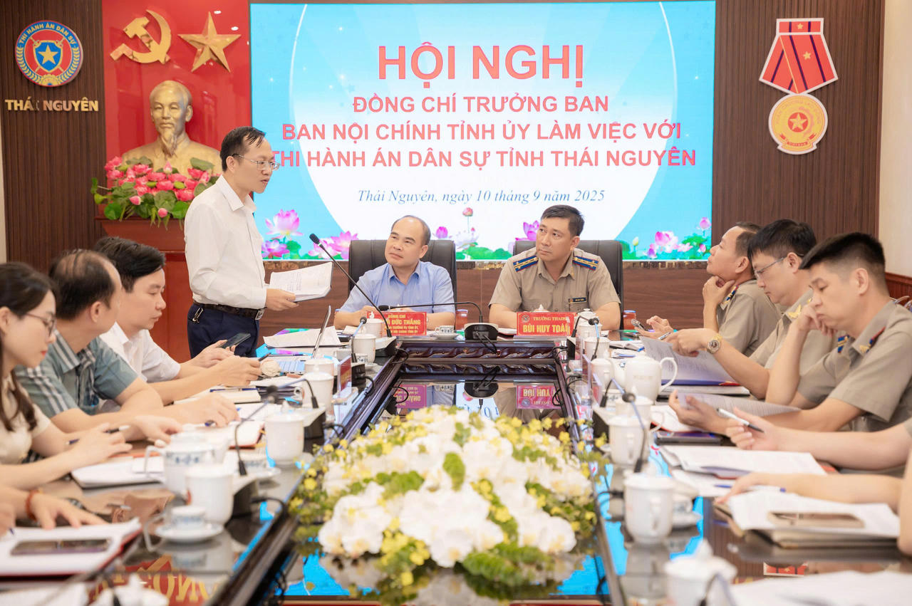 Trưởng Ban Nội chính Tỉnh uỷ Thái Nguyên làm việc với Thi hành án dân sự tỉnh