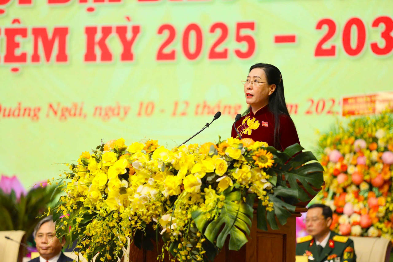 Bí thư Tỉnh uỷ Quảng Ngãi Bùi Thị Quỳnh Vân phát biểu khai mạc Đại hội.