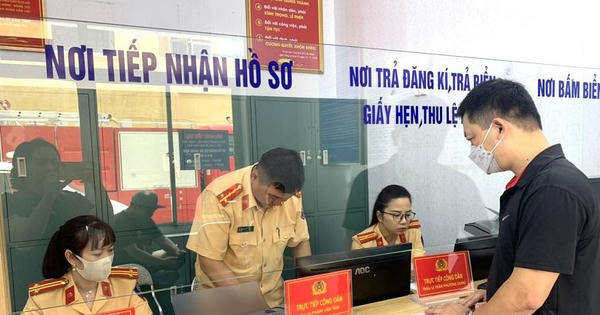 Ô tô biển vàng ngừng kinh doanh, đổi sang biển trắng thế nào?