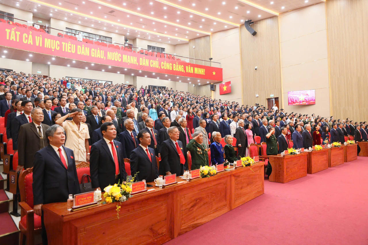 Dự và trực tiếp chỉ đạo Đại hội đại biểu Đảng bộ tỉnh Quảng Ngãi lần thứ I, Phó Thủ tướng Thường trực Chính phủ Nguyễn Hoà Bình nhấn mạnh: “Đảng bộ cần đặc biệt quan tâm xây dựng đoàn kết trong Ban Chấp hành, trong toàn Đảng bộ; giữa các dân tộc trong một địa phương có 44 dân tộc anh em; giữa các địa phương mới sáp nhập để cùng chung tay xây dựng một mái nhà chung”.