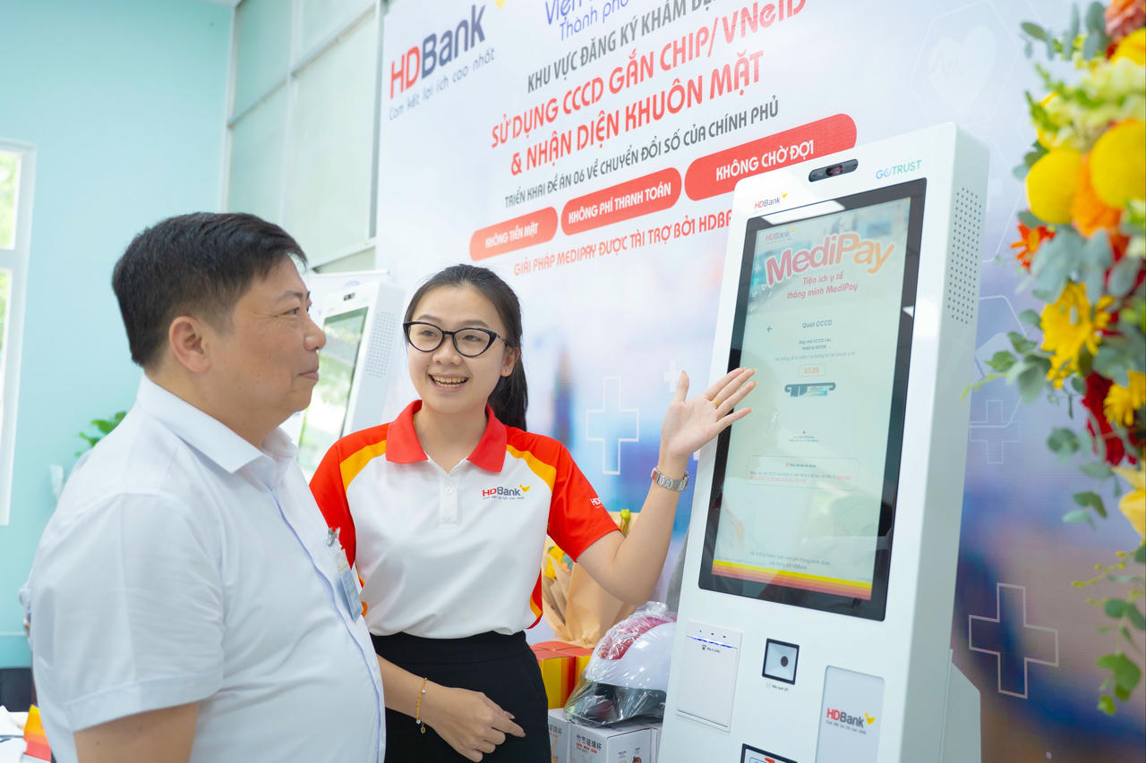 HDBank vận hành hệ thống Kiosk y tế thông minh tại Viện Pasteur TP HCM