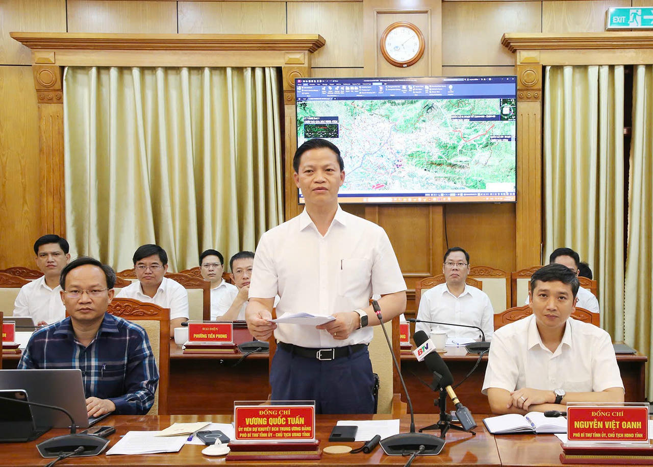 Chủ tịch UBND tỉnh Bắc Ninh Vương Quốc Tuấn phát biểu tại buổi làm việc.