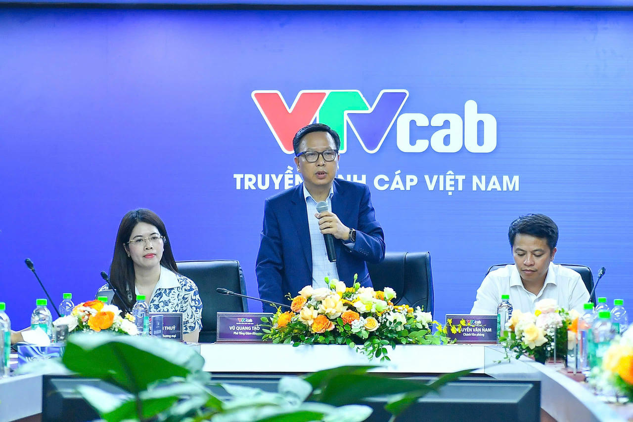 Thành viên hội đồng quản trị, Phó tổng Giám đốc VTV cab, ông Vũ Quang Tạo phát biểu tại buổi lễ