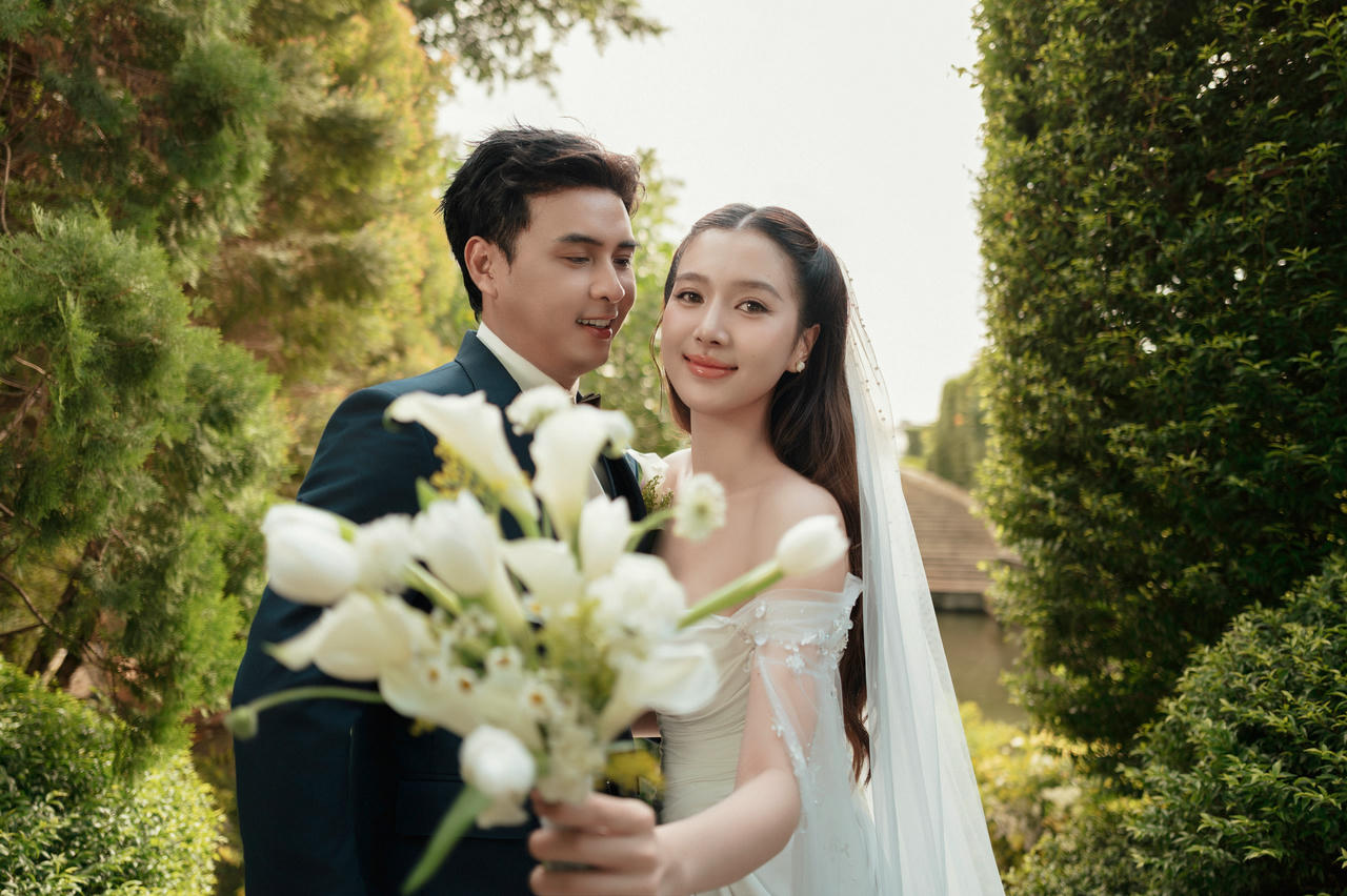 Hồ Quang Hiếu và vợ rạng rỡ trước ngày cưới