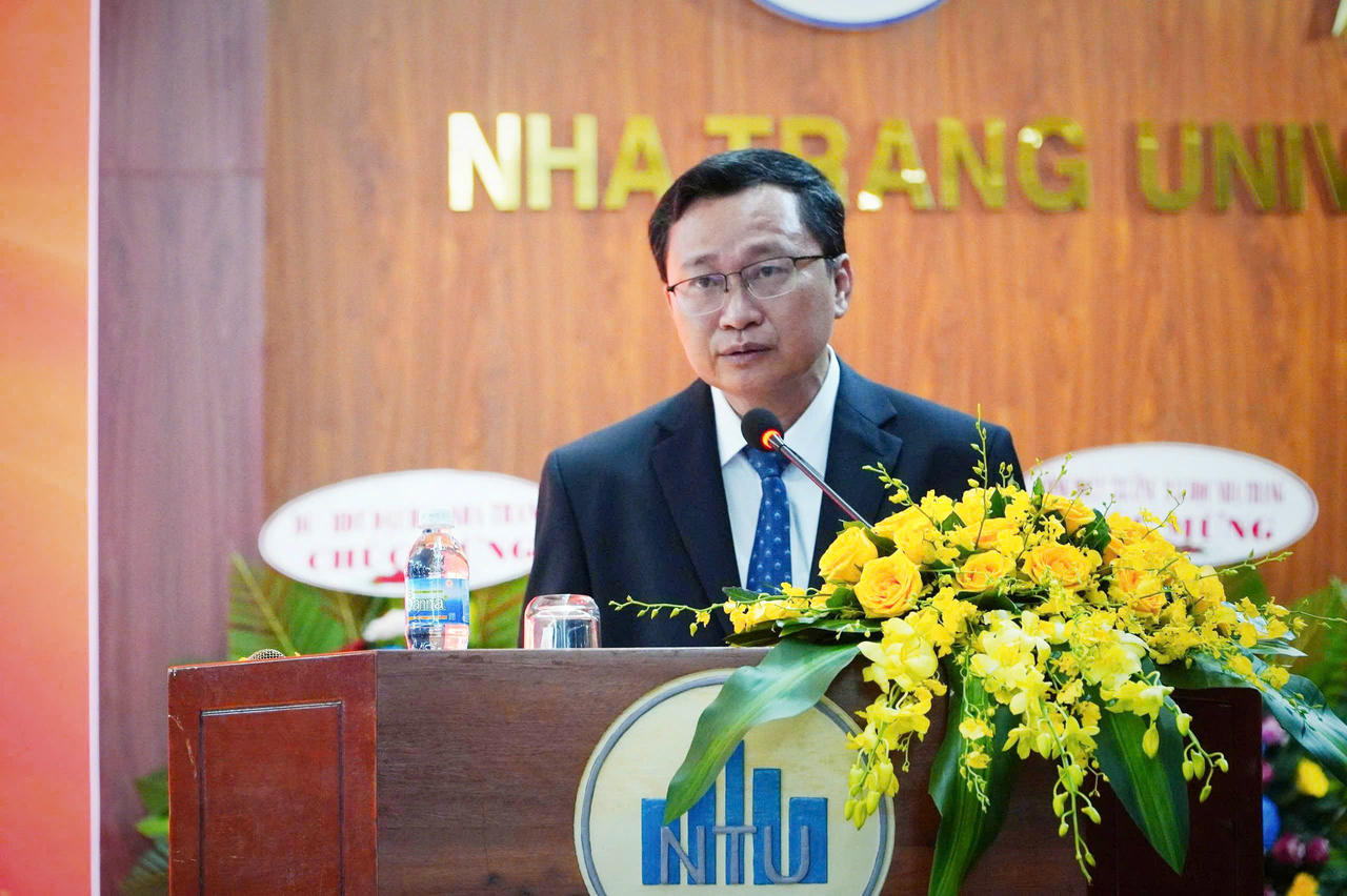  TS Quách Hoài Nam giữ chức Hiệu trưởng Trường Đại học Nha Trang nhiệm kỳ 2020 – 2025.