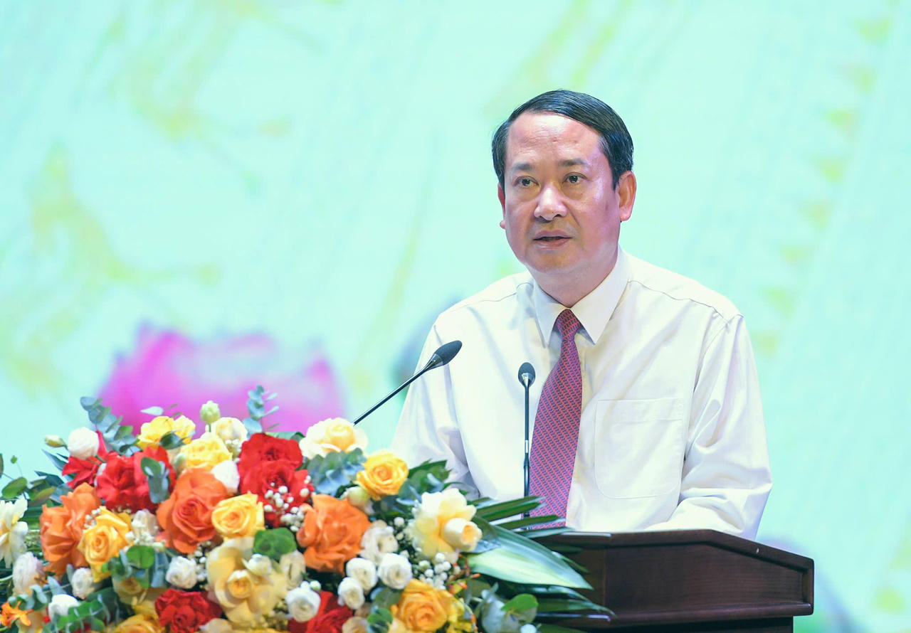 Ông Mai Văn Tuất - Phó Bí thư Tỉnh ủy, Chủ tịch Ủy ban MTTQ Việt Nam tỉnh Ninh Bình phát động phong trào thi đua giai đoạn 2025 - 2030