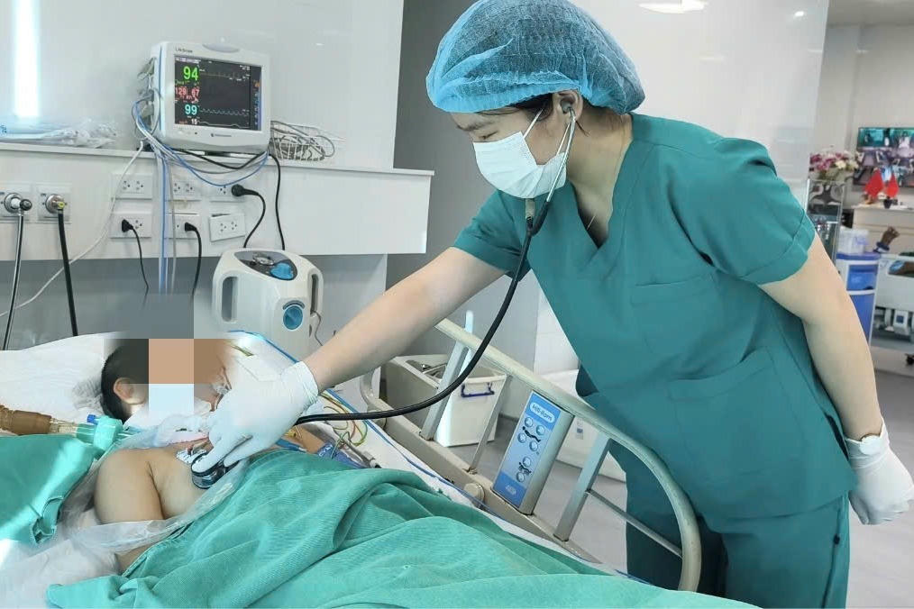 Bé gái 11 tuổi mắc bệnh dại từ chính con chó nuôi trong nhà