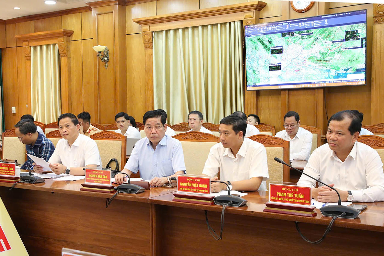 Các đại biểu dự buổi làm việc. 