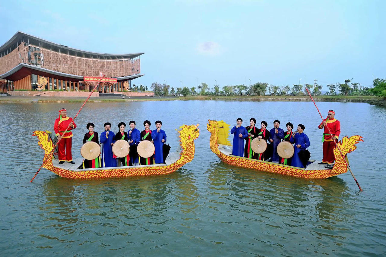 Nghệ thuật văn hóa truyền thống đang trở thành điểm nhấn du lịch ở các tỉnh, địa phương. (Nguồn: Vinwonder)