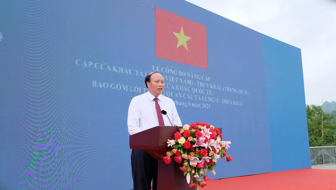 Lãnh đạo tỉnh Cao Bằng phát biểu tại buổi lễ (Ảnh: Lê Hanh)