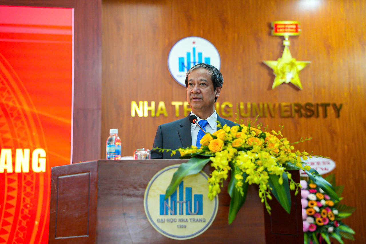 Bộ trưởng Bộ Giáo dục và Đào tạo Nguyễn Kim Sơn  phát biểu tại buổi lễ.