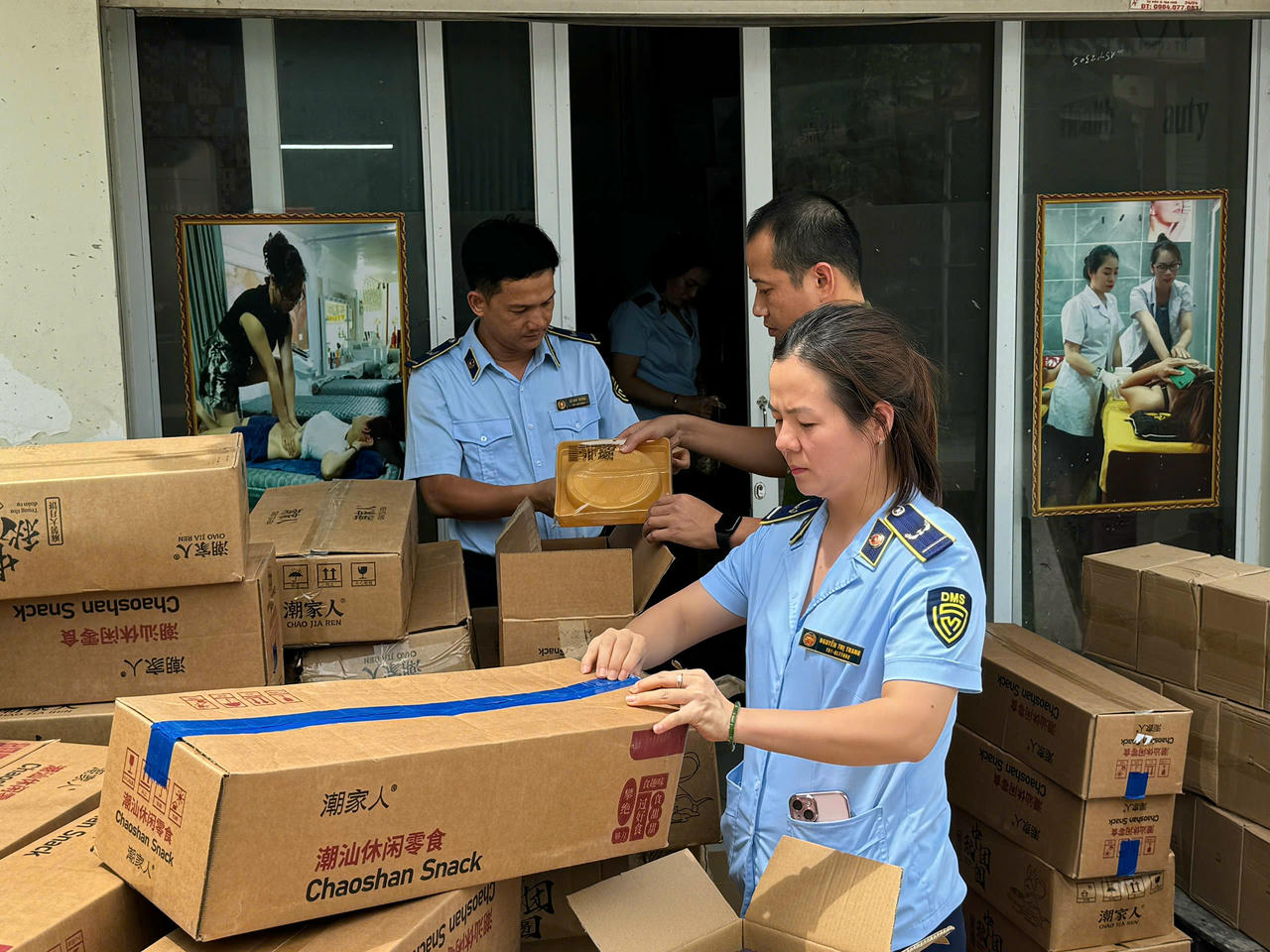 Đội QLTT số 11 đã thu giữ 1.142 chiếc bánh Trung thu nhập lậu, xử phạt 26,4 triệu đồng.