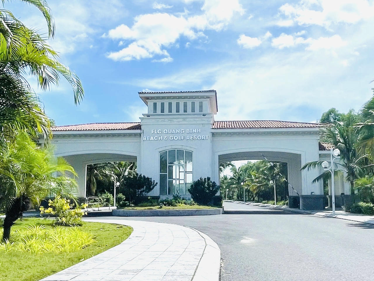 Theo thông báo công khai của Thuế tỉnh Quảng Trị, danh sách người nộp thuế và nợ tiền thuế và các khoản thu khác thuộc ngân sách nhà nước, Công ty CP Tập đoàn FLC (có trụ sở ở TP Hà Nội) nợ hơn 225,8 tỷ đồng.